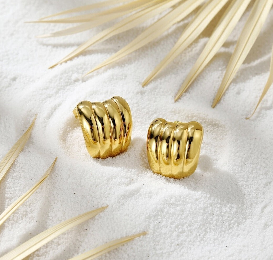Lizzie earrings image 5