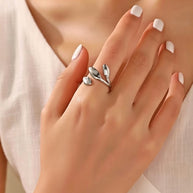 Tiana ~ Silver 3 leaf ring image 2