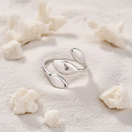 Tiana ~ Silver 3 leaf ring image 1