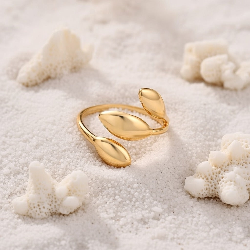 Tiana ~ Gold 3 leaf ring image 0