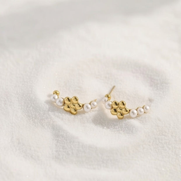 Daisy ~ Dainty flower and pearl earrings image 2