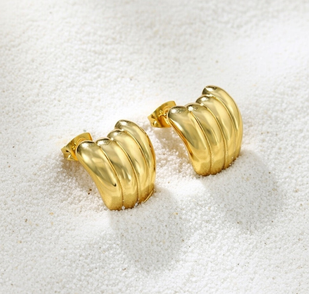 Lizzie earrings image 3