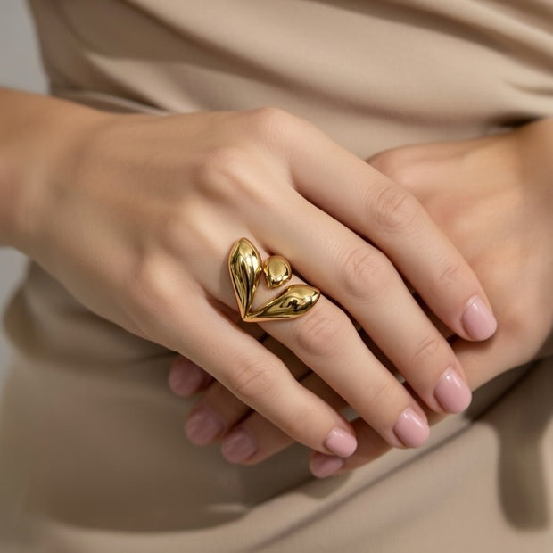 CeCe ~ Gold ring image 0