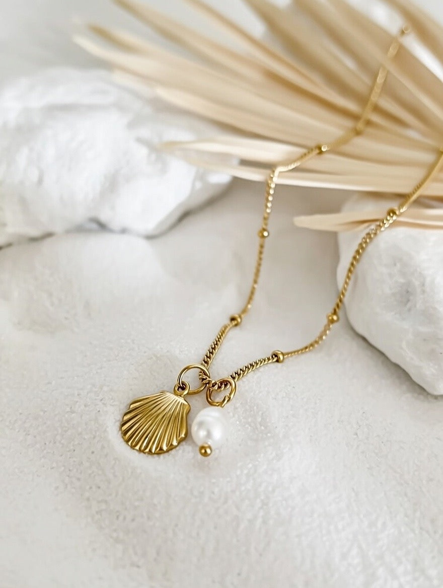 Adeline ~ Clam shellFreshwater pearl necklace image 2
