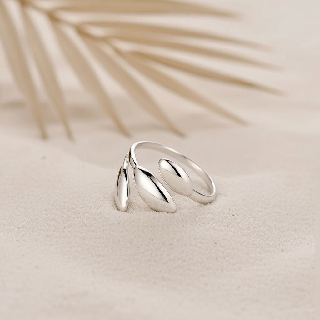 Tiana ~ Silver 3 leaf ring image 0