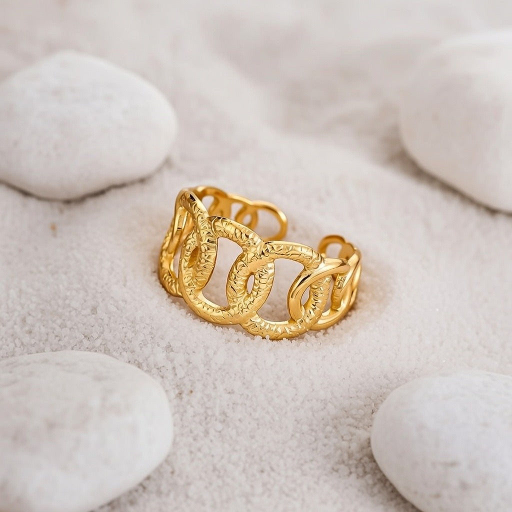 Avianna ~ Ring image 4