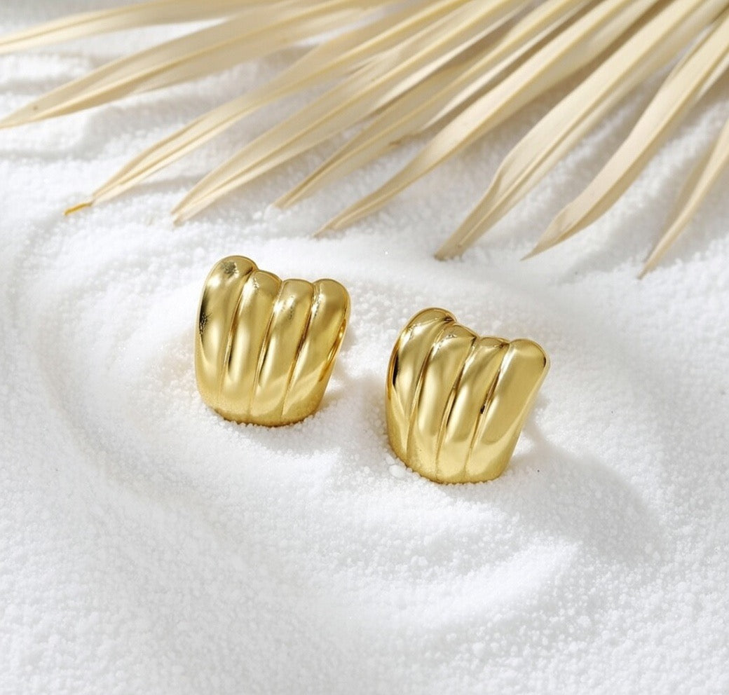Lizzie earrings image 6