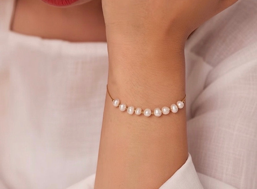 1 Diora ~ Dainty Freshwater pearl bracelet